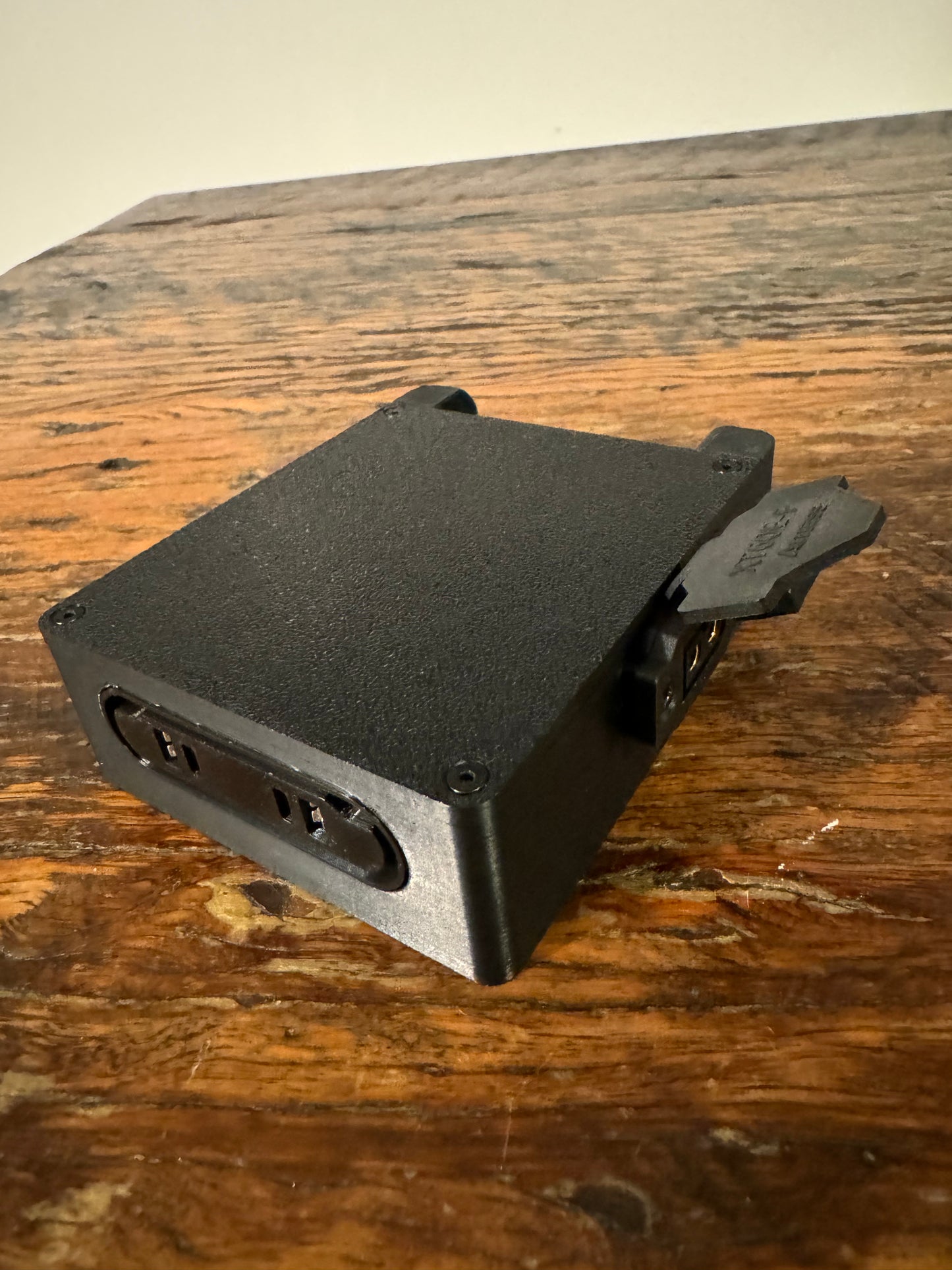 Swytch Snap-In Battery Adapter - Use Unoffical batteries with Swytch Kit!